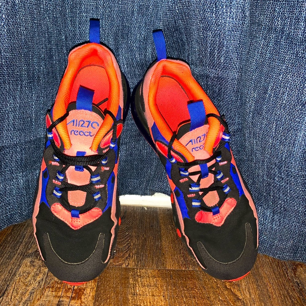 Nike girl’s sneakers 5Y